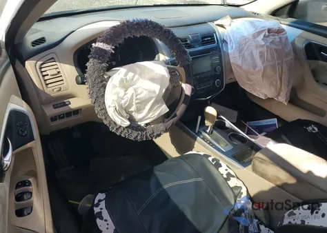 2015 Nissan Altima 2.5 из США, поврежденный, VIN 1N4AL3AP1FC106799